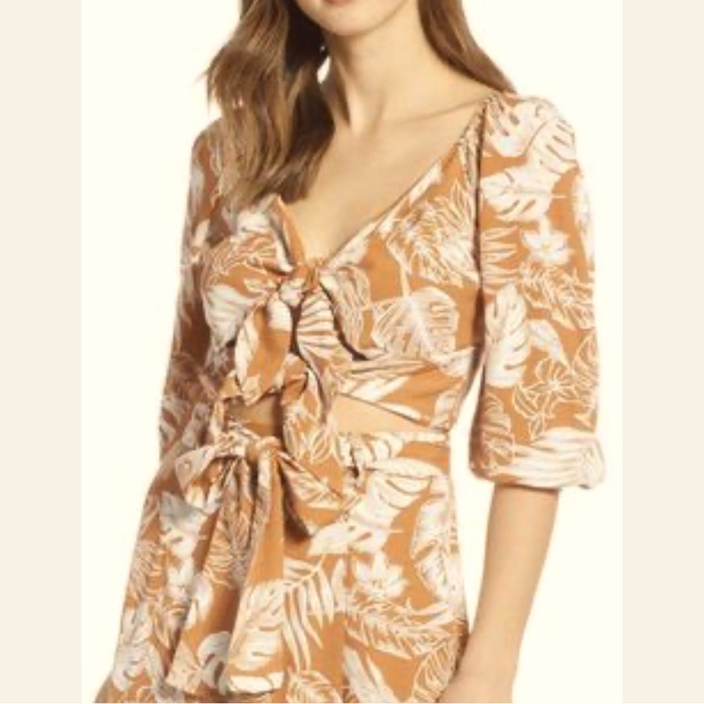 Moon River Palm Print Tie Front Crop Top in Mustard